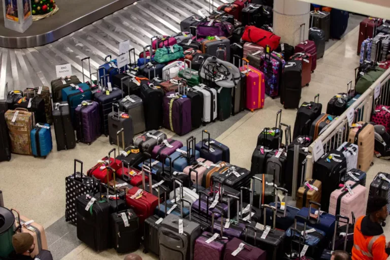 3 Companies Hiring For Airport Luggage Delivery Gigs